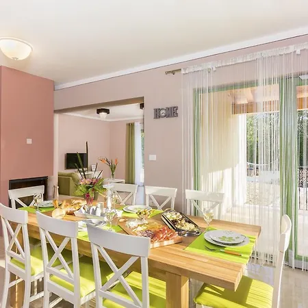 Willa Mare & Monti Istra